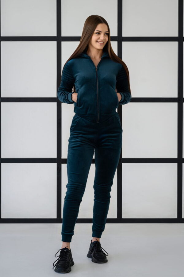 Emerald velour tracksuit with pleats