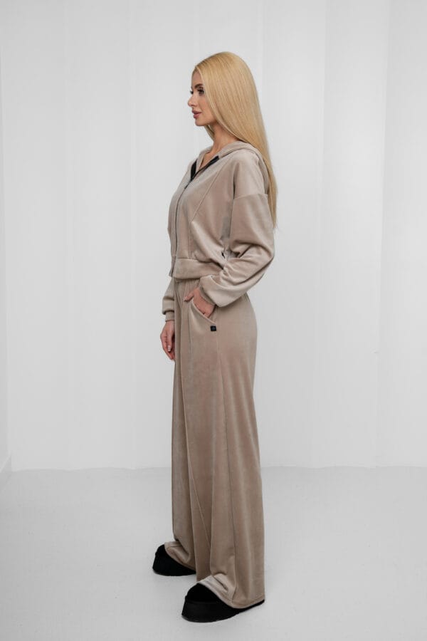 “Lounge” Nude velour jacket